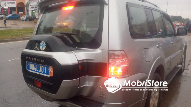 MobriStore Mitsubishi Pajero