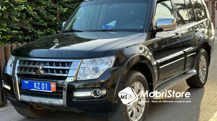 MobriStore Mitsubishi PAJERO GLS 2022